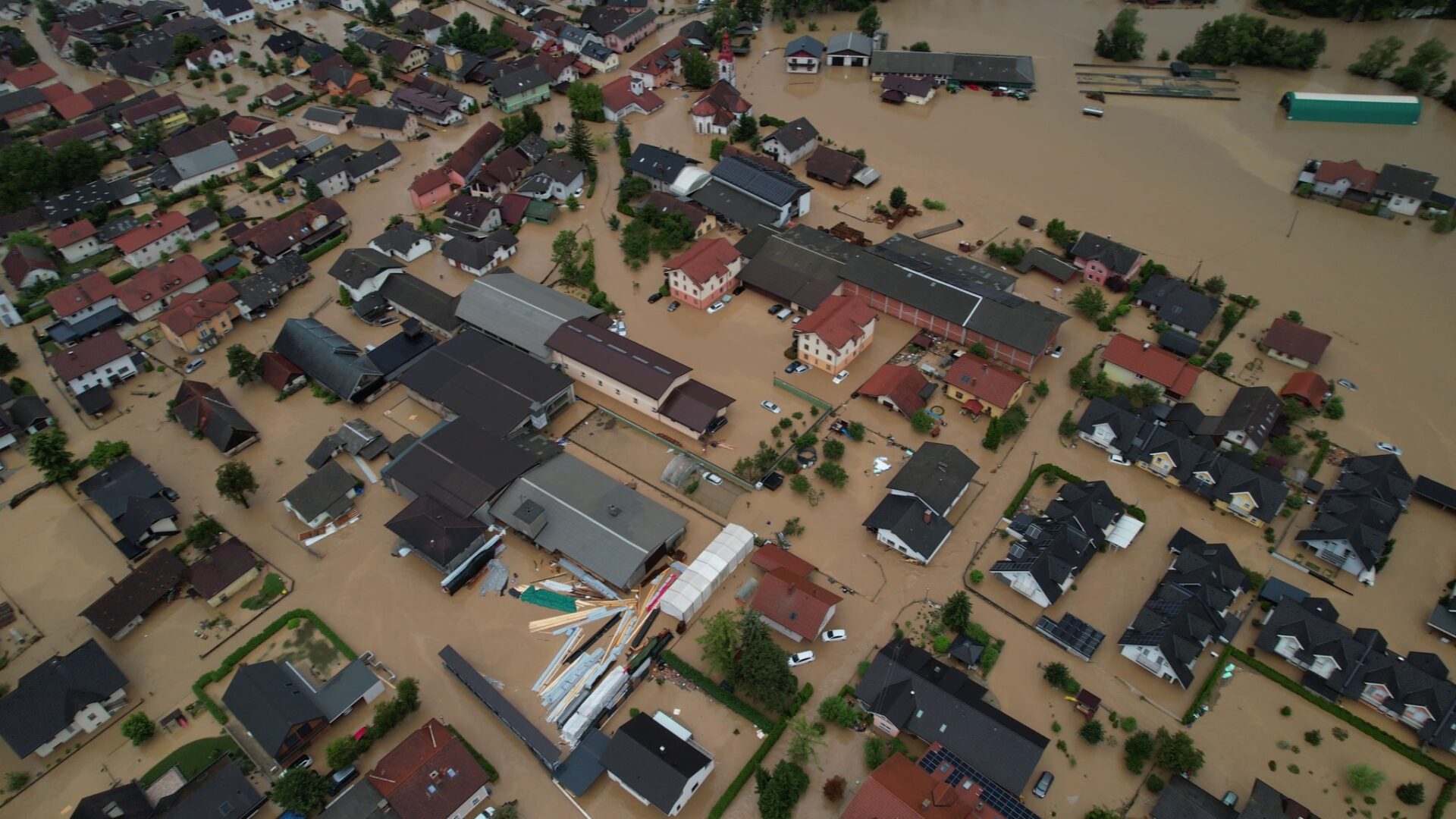 Словенија: Годишните планови на „Триглав“ и „Саве Ре“ се тешко достижни по невремето и поплавите